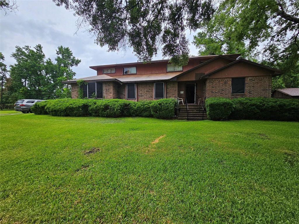 5022 Bretshire Drive, Houston, TX 77016