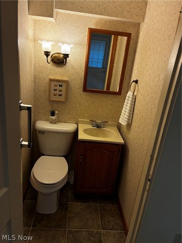 813-815 Washington St, Marietta, OH 45750