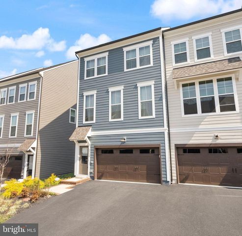 1719 BEECH LEAF ST, Dumfries, VA 22026