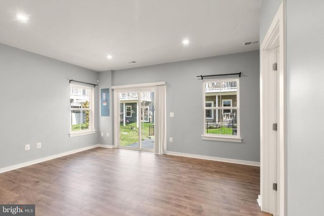 1719 BEECH LEAF ST, Dumfries, VA 22026