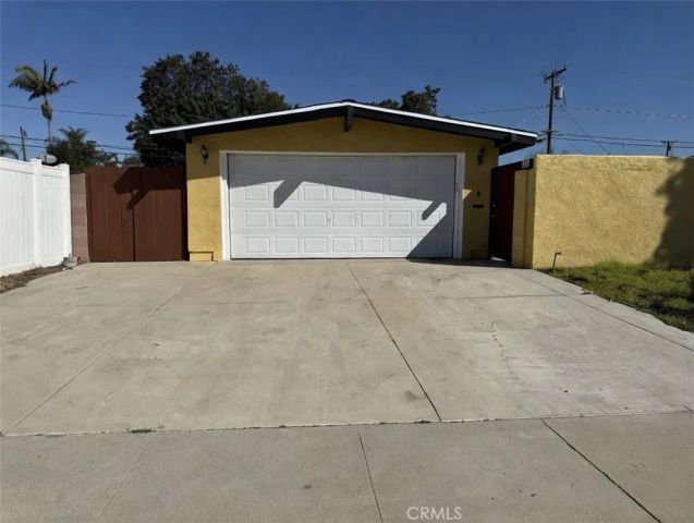 2435 W Broadway, Anaheim, CA 92804