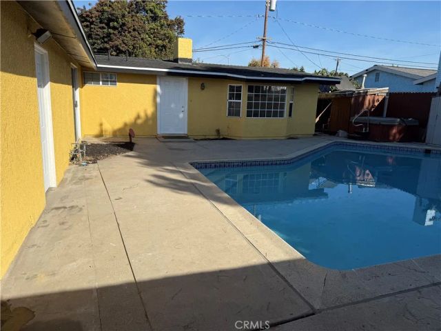 2435 W Broadway, Anaheim, CA 92804