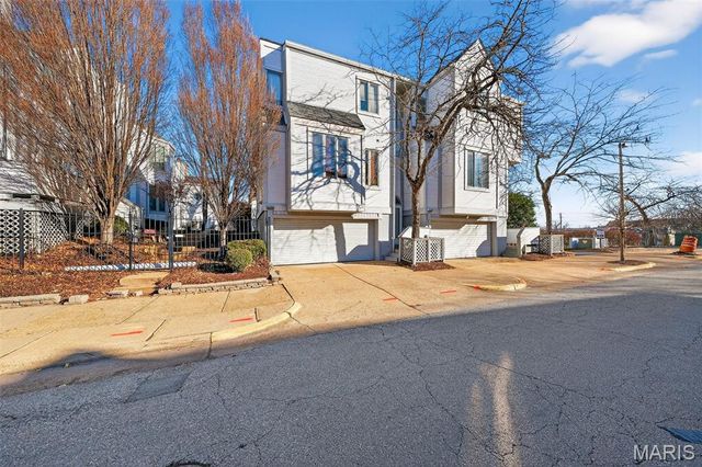 28 Columbus Square Drive, St Louis, MO 63101