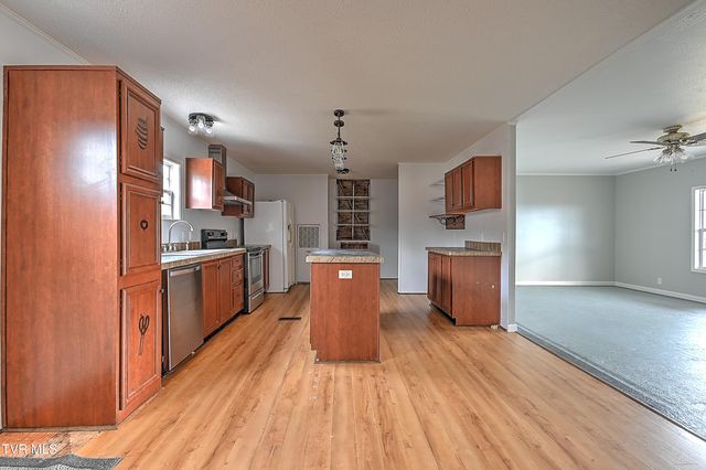 147 Annies Drive, Duffield, VA 24244