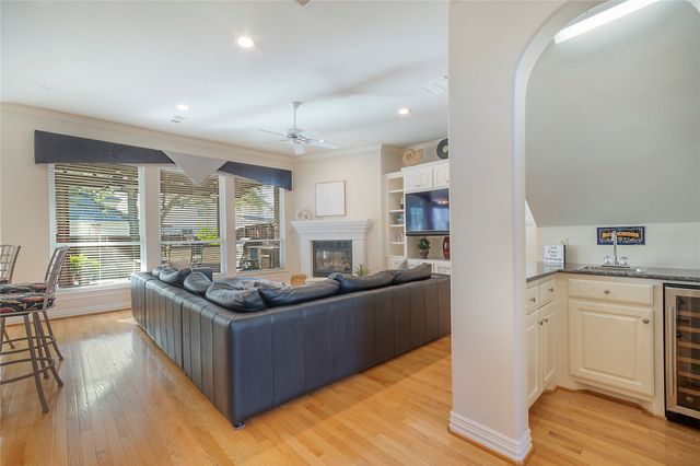 2327 Clearspring Drive N, Irving, TX 75063