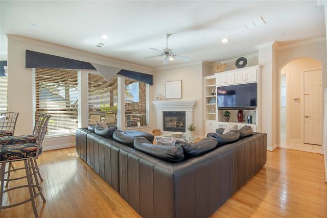 2327 Clearspring Drive N, Irving, TX 75063