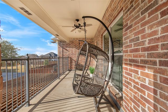 2327 Clearspring Drive N, Irving, TX 75063