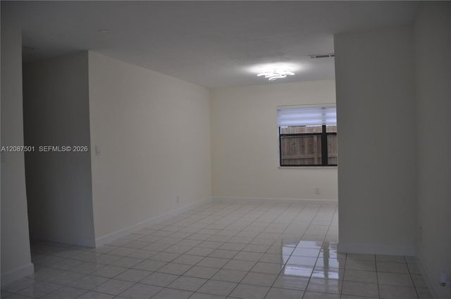 571 NE 61st Street, Oakland Park, FL 33334