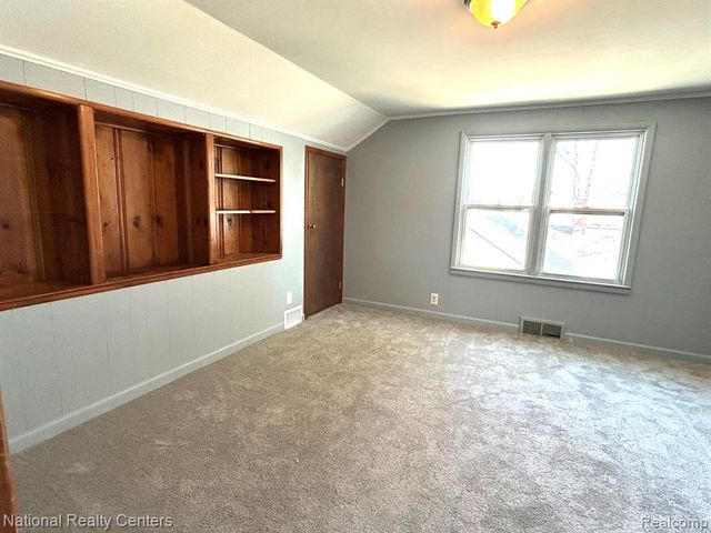 27626 Brettonwoods Street, Madison Heights, MI 48071