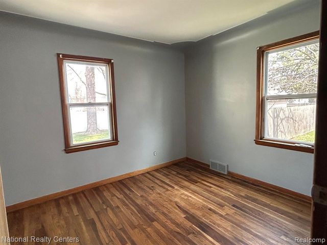27626 Brettonwoods Street, Madison Heights, MI 48071