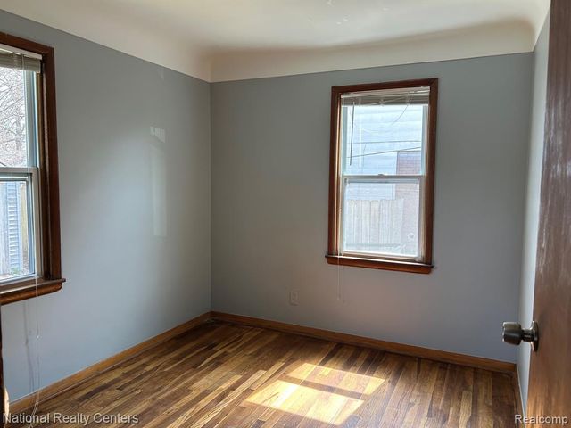 27626 Brettonwoods Street, Madison Heights, MI 48071