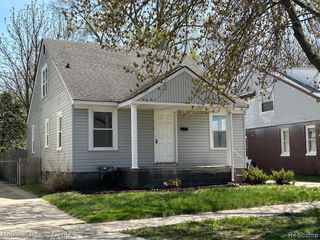 27626 Brettonwoods Street, Madison Heights, MI 48071