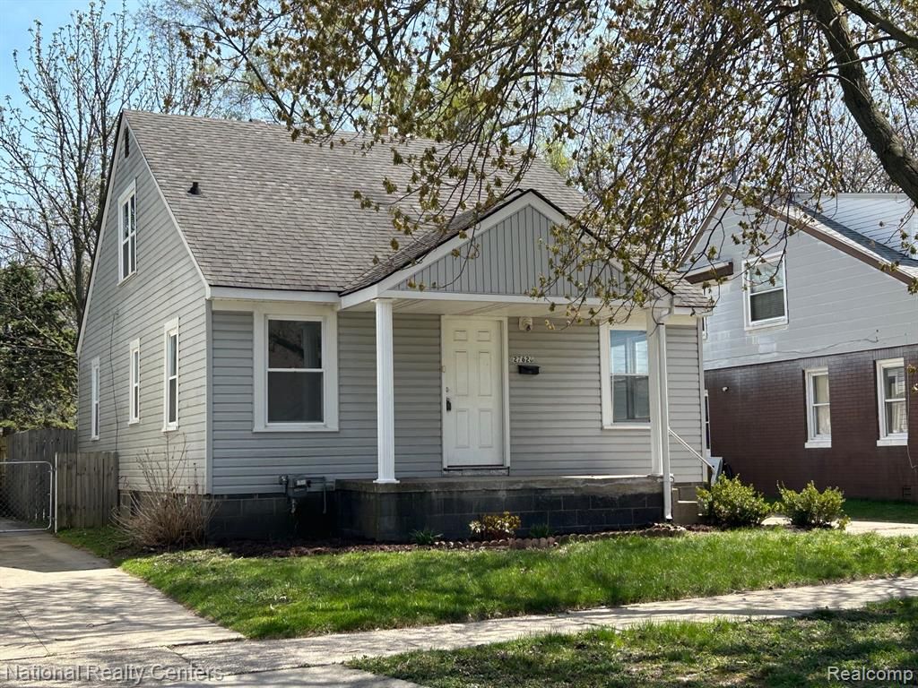 27626 Brettonwoods Street, Madison Heights, MI 48071
