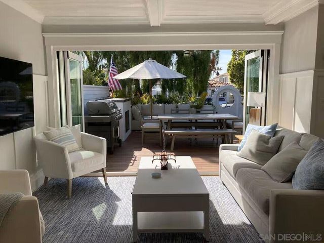 457 E Avenue, Coronado, CA 92118