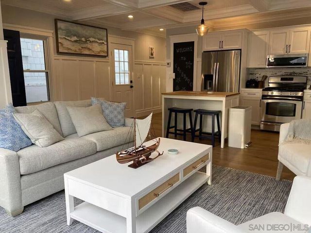457 E Avenue, Coronado, CA 92118