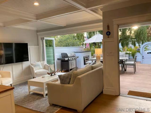 457 E Avenue, Coronado, CA 92118