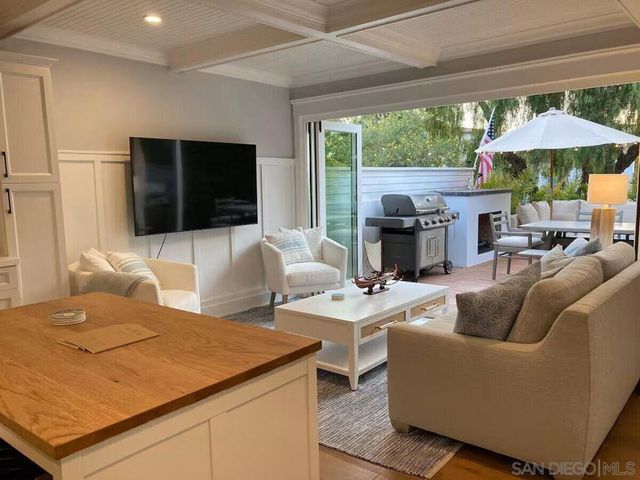 457 E Avenue, Coronado, CA 92118