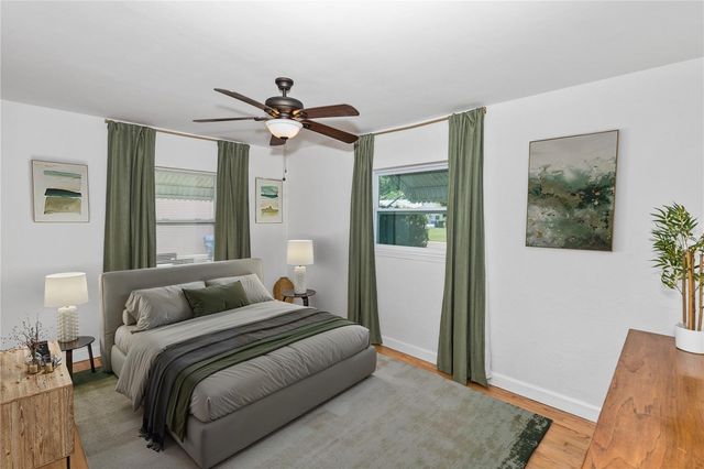 1717 OXFORD STREET N, St Petersburg, FL 33710