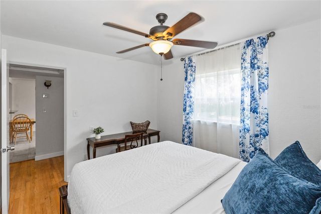 1717 OXFORD STREET N, St Petersburg, FL 33710