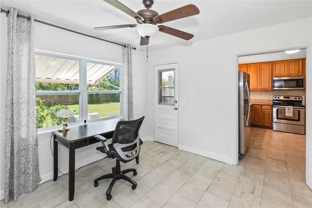 1717 OXFORD STREET N, St Petersburg, FL 33710