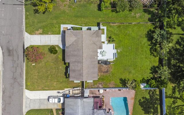 1717 OXFORD STREET N, St Petersburg, FL 33710
