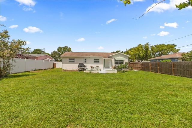 1717 OXFORD STREET N, St Petersburg, FL 33710