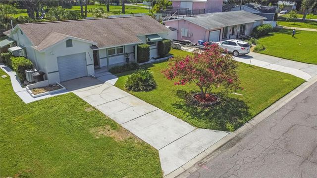 1717 OXFORD STREET N, St Petersburg, FL 33710