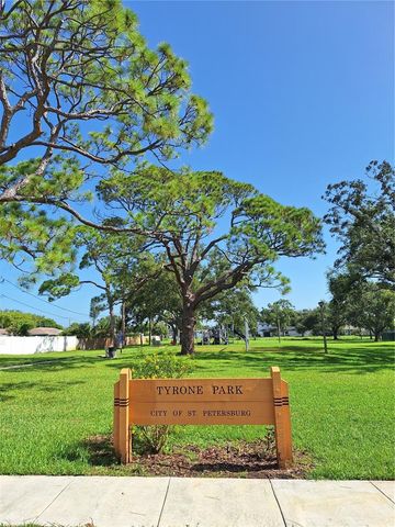 1717 OXFORD STREET N, St Petersburg, FL 33710