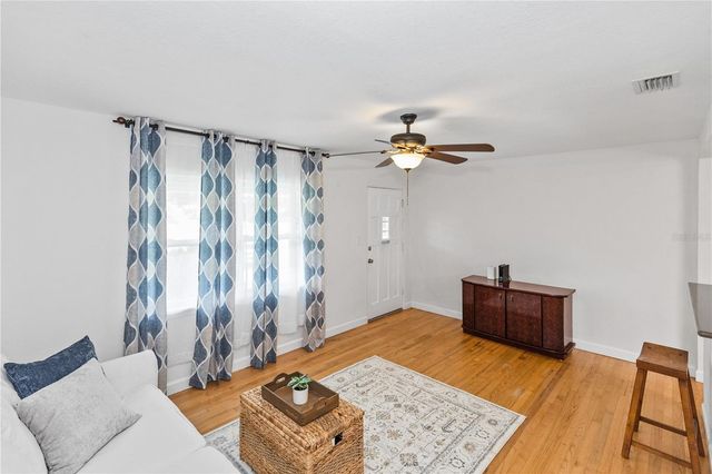 1717 OXFORD STREET N, St Petersburg, FL 33710