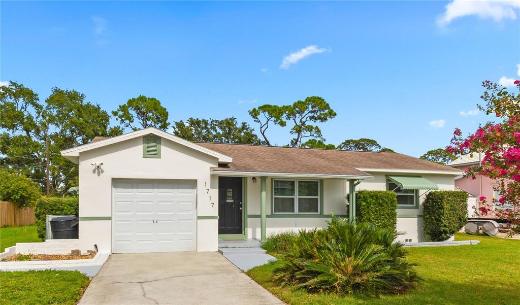 1717 OXFORD STREET N, St Petersburg, FL 33710