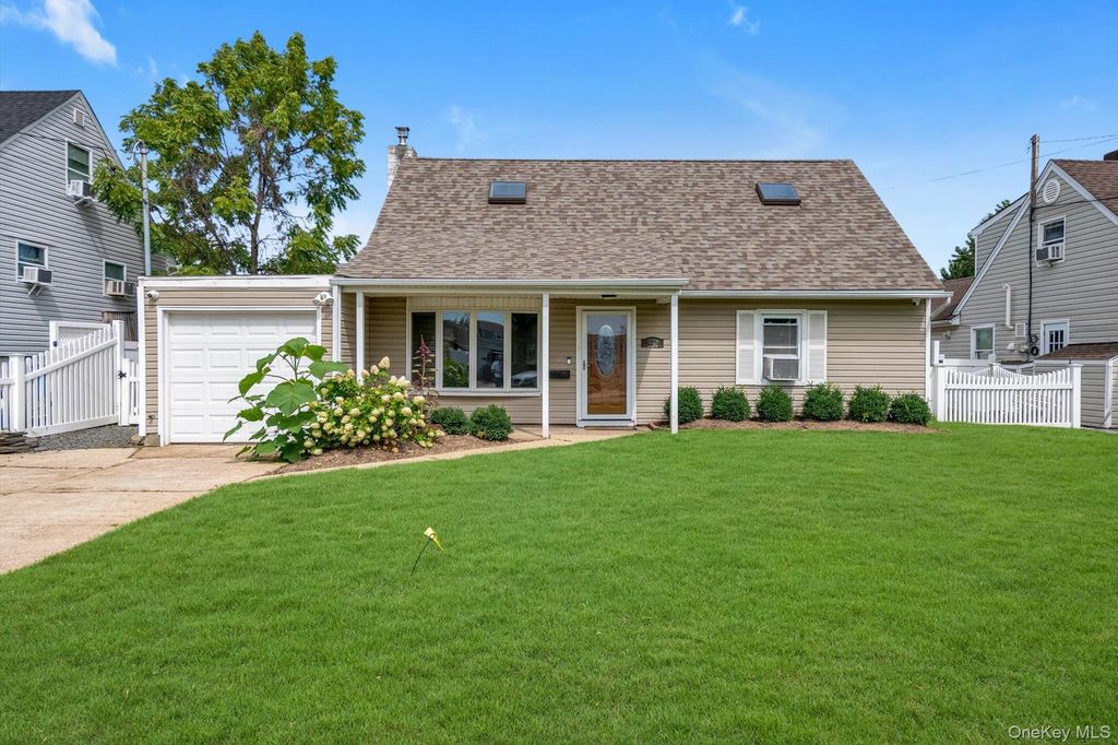1055 Jefferson Street, Baldwin, NY 11510 — exterior