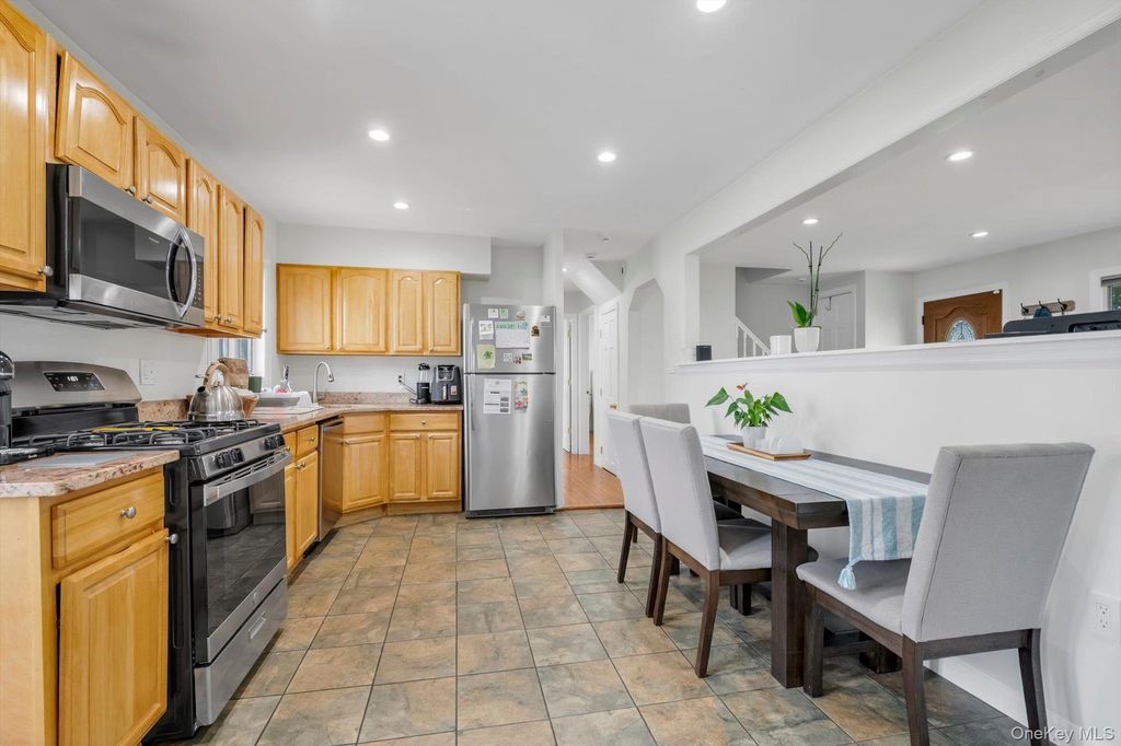 1055 Jefferson Street, Baldwin, NY 11510 — photo 5