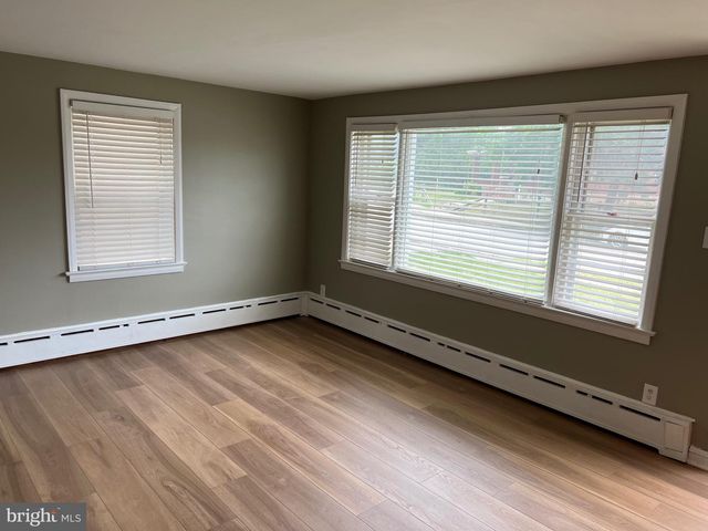 220 GLASGOW ST, Pottstown, PA 19464