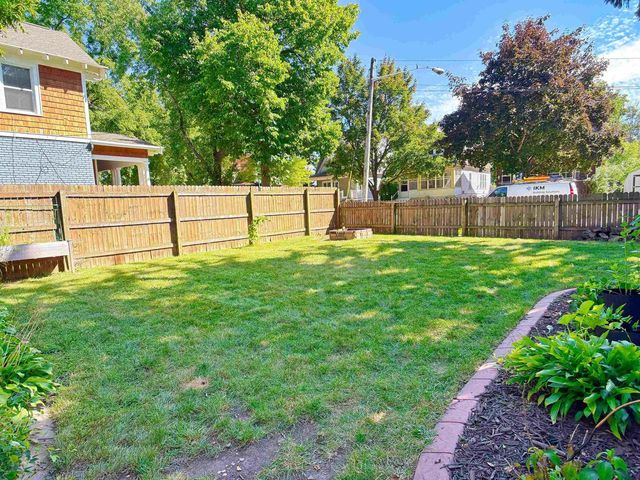 1102 MT VERNON STREET, Oshkosh, WI 54901
