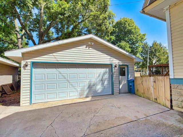 1102 MT VERNON STREET, Oshkosh, WI 54901
