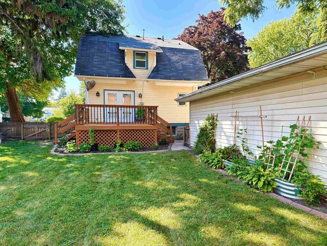 1102 MT VERNON STREET, Oshkosh, WI 54901