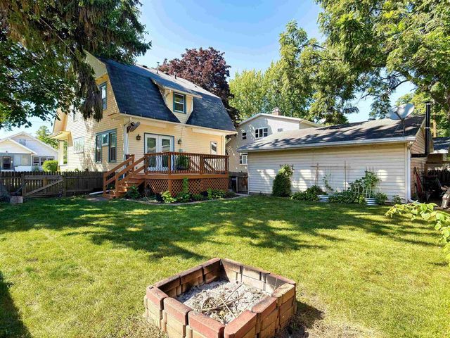 1102 MT VERNON STREET, Oshkosh, WI 54901