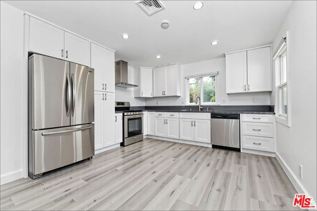 22717 Hatteras Street, Woodland Hills (los Angeles), CA 91367