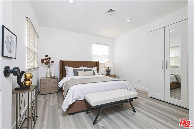 22717 Hatteras Street, Woodland Hills (los Angeles), CA 91367