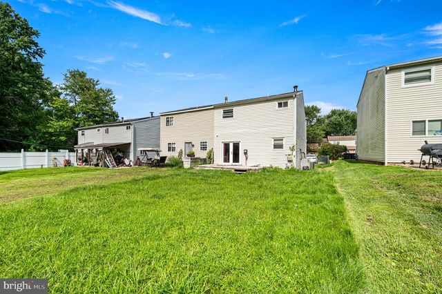 335 KEMPER DR, Newark, DE 19702