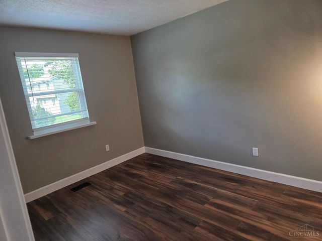 5572 Creekwood Circle, West Chester, OH 45069