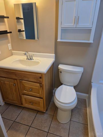 5572 Creekwood Circle, West Chester, OH 45069