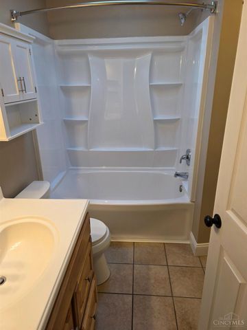 5572 Creekwood Circle, West Chester, OH 45069