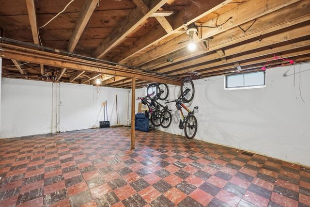 55 River Rd, Agawam, MA 01001