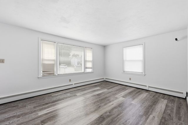 55 River Rd, Agawam, MA 01001