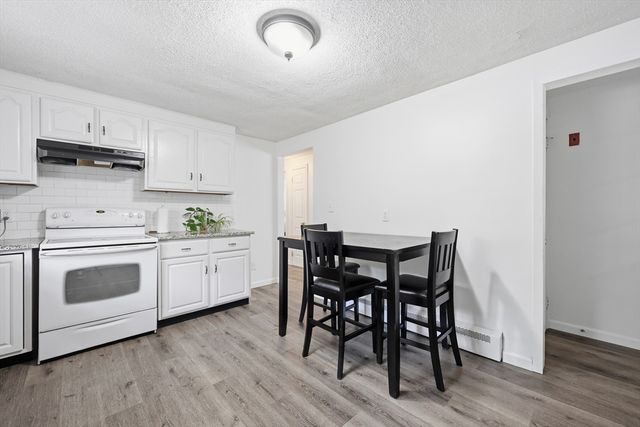 55 River Rd, Agawam, MA 01001