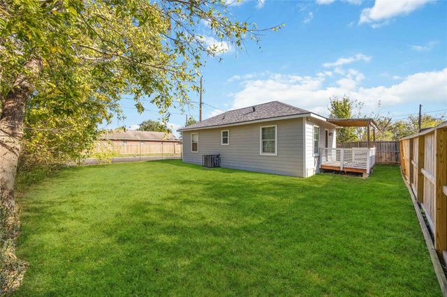 3810 Rawley Street, Houston, TX 77020