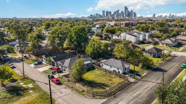 3810 Rawley Street, Houston, TX 77020