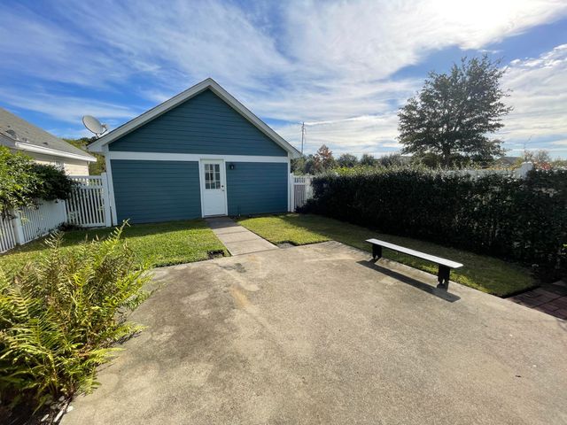 131 Hyacinth Street, Summerville, SC 29483