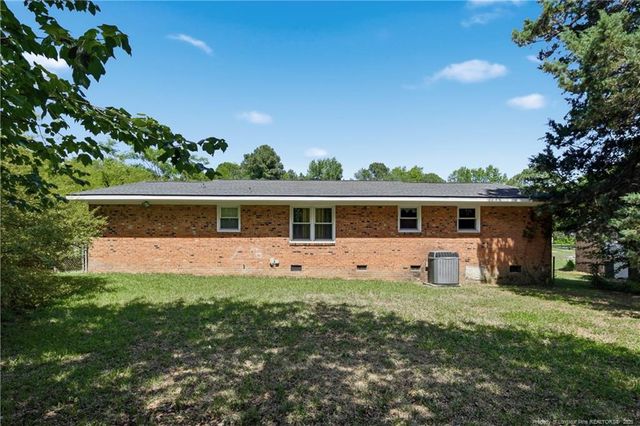 123 Wolfpoint Drive, Fayetteville, NC 28311